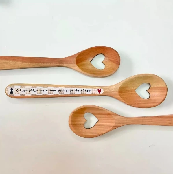 Atcus Colher de Pau Pequenos Detalhes Co008